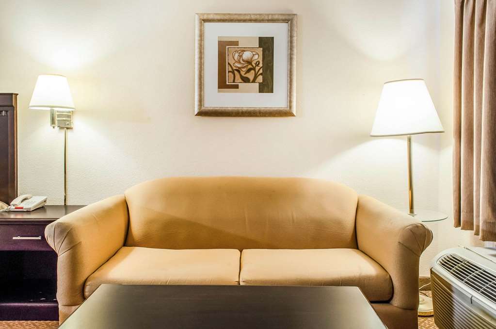 Rodeway Inn Shippensburg I 81 - photo 15