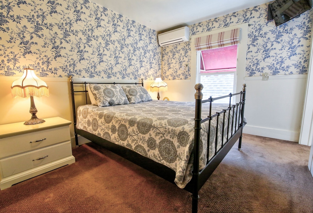 Hotel Charlotte - photo 7