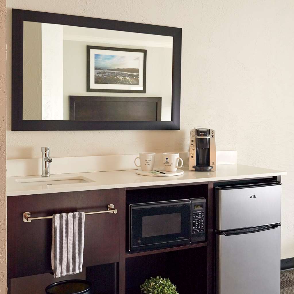 Best Western Wesley Inn & Suites - photo 16