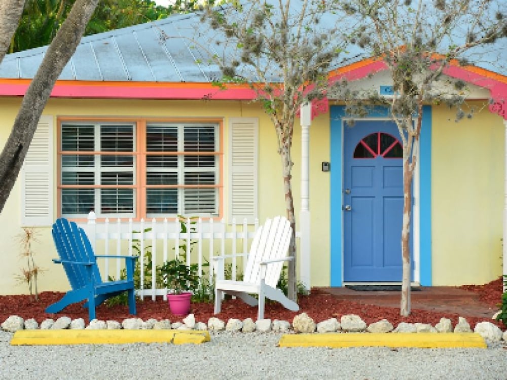The Palmview and Sandpiper Inns - photo 32