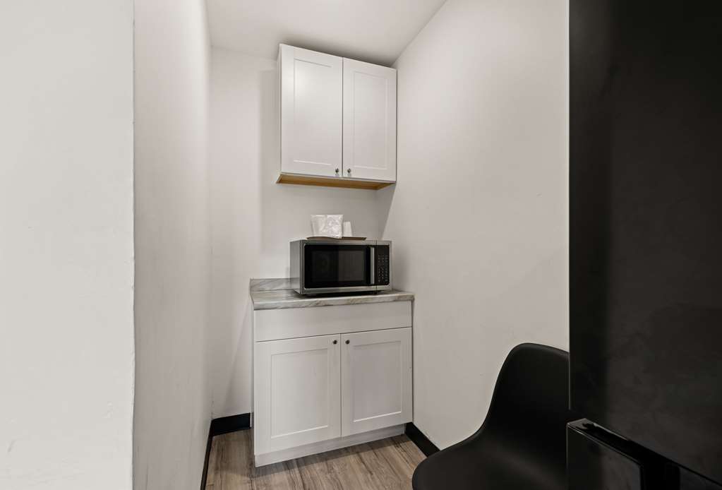 Rodeway Inn Charlotte Independence Blvd. - photo 17