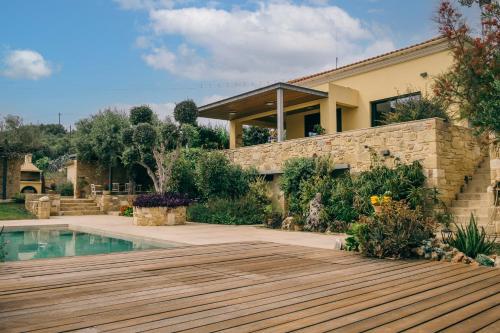 Ariti Villa — 4-Star Luxury Hotel in Galatas, Greece