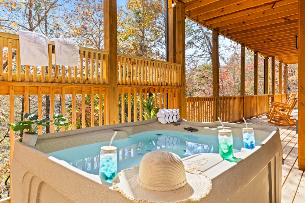 Luxe Mountain Pool Escape by Ghosal Luxury Lodging - photo 29