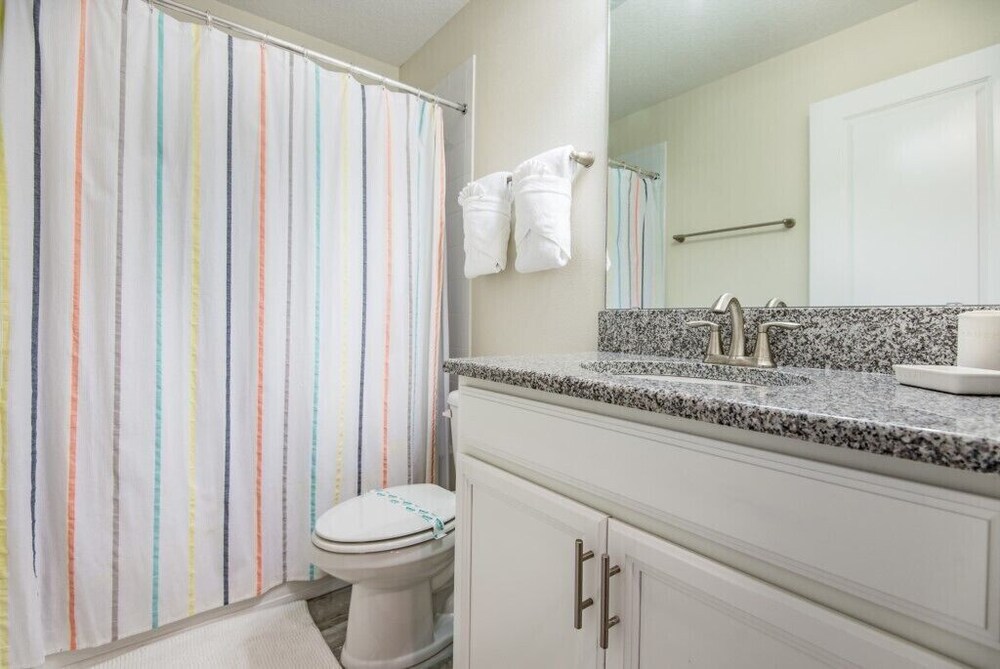 6 Bdrm 5 Bath in Solterra Resort - photo 20