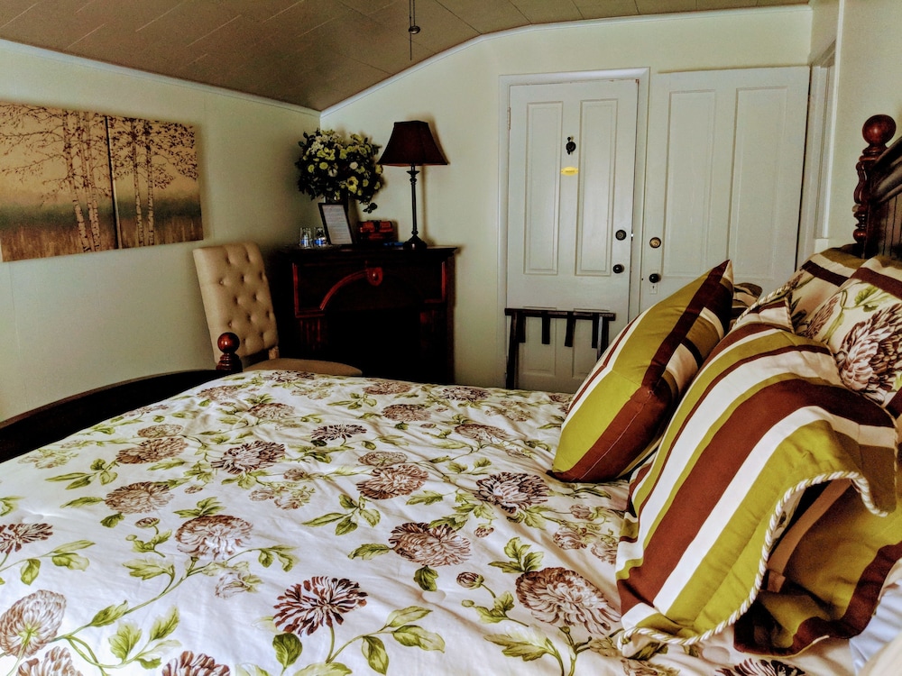 Allegiance Bed and Breakfast - photo 12