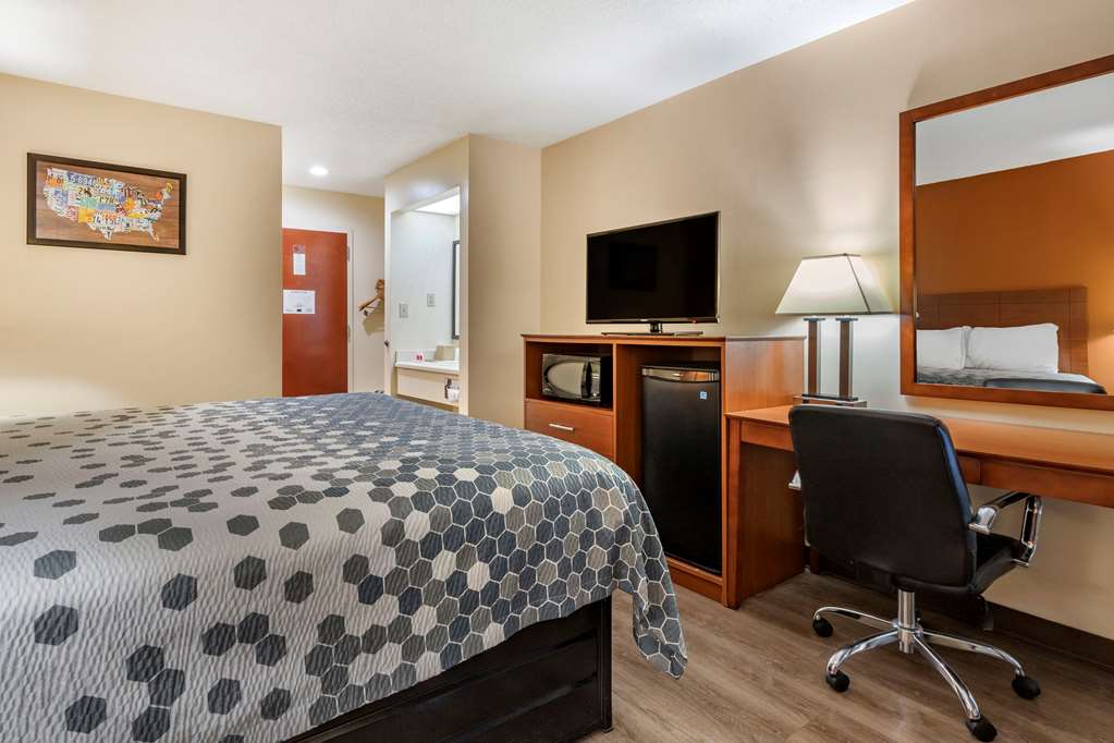 Econo Lodge Saint Stephen - photo 22