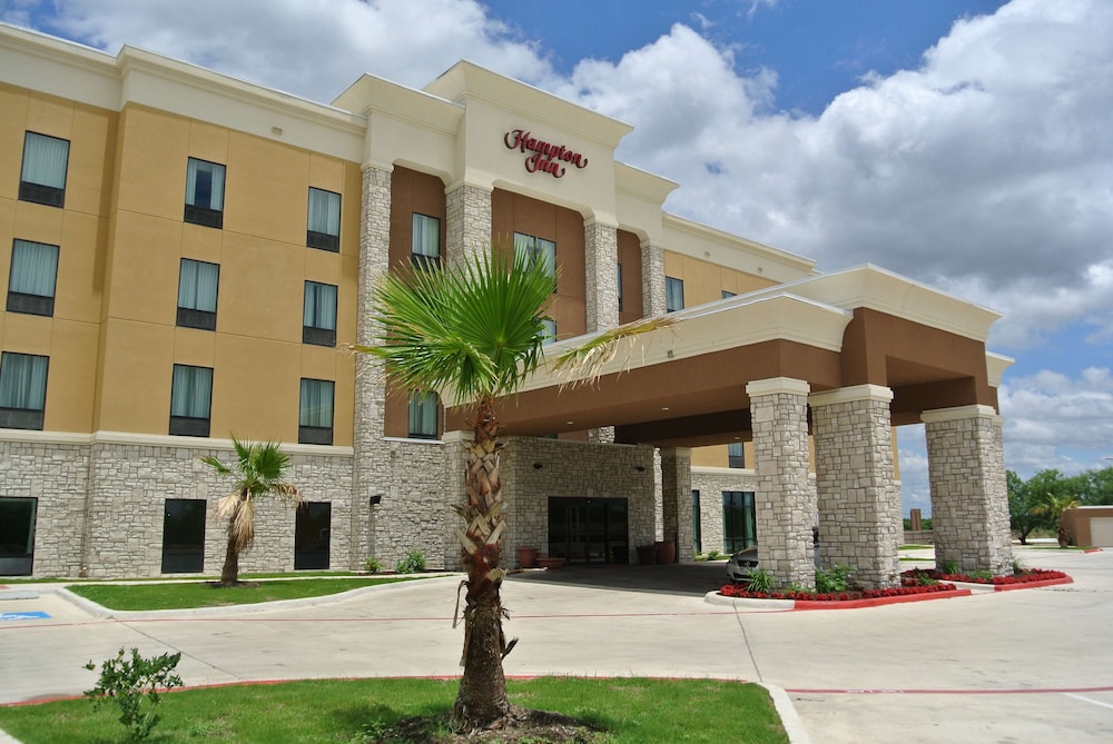 Hampton Inn Carrizo Springs - photo 42