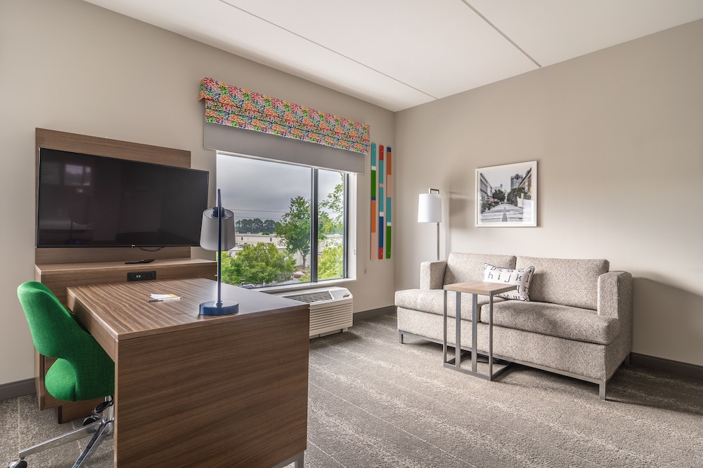 Hampton Inn & Suites Raleigh Midtown - photo 23
