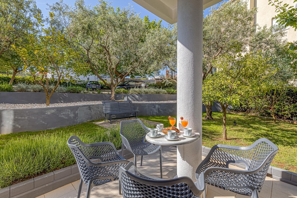 Island Resort Mihaela — hotel in Okrug Gornji
