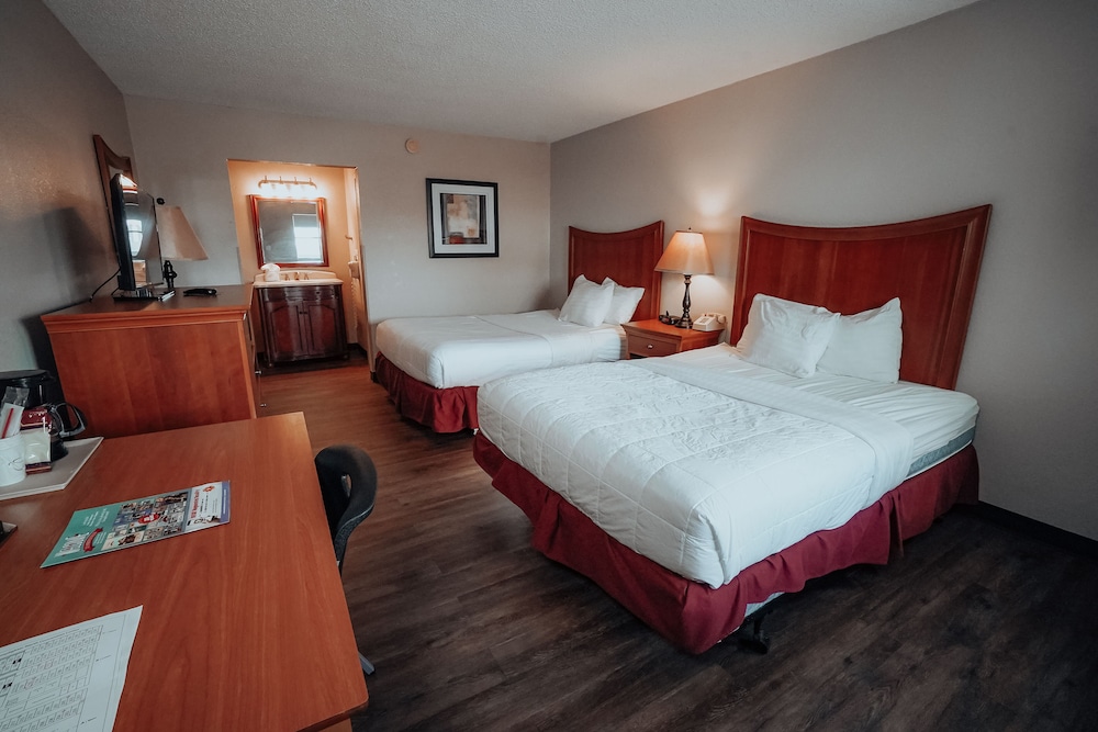 Lamplighter Inn & Suites North - photo 8