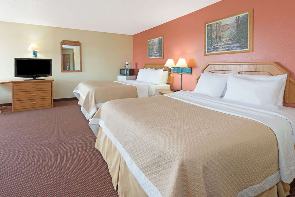 Days Inn by Wyndham Cameron - photo 14