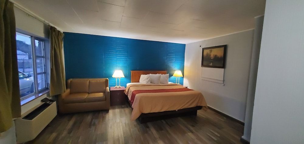 Blue Haven Motel I 75 North Exit 128&129 — hotel in Rocky Top