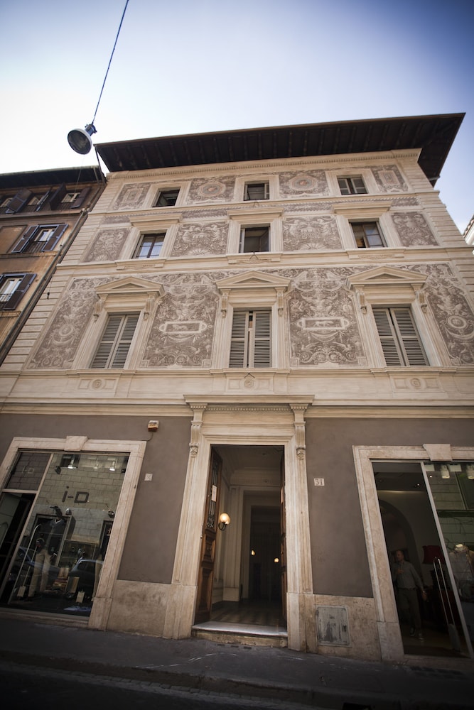 Chic & Town Luxury Rooms Piazza di Spagna — 4-Star Luxury Hotel in Rome, Italy