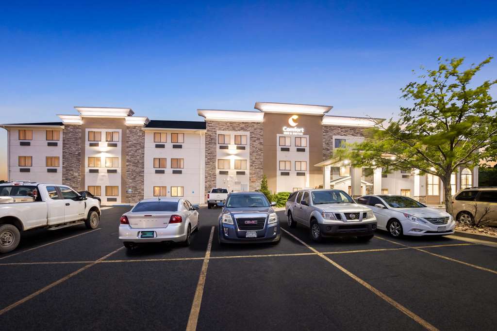 Comfort Inn & Suites Pueblo - photo 4