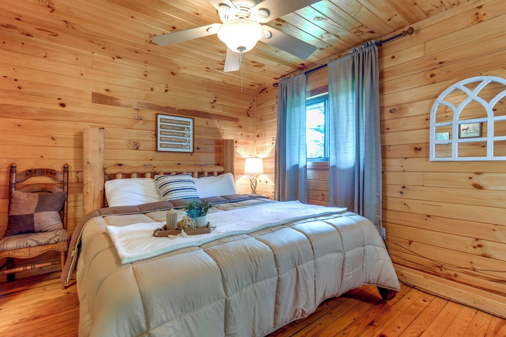 Bryson City Cabin in Smoky Mtn W resort Amenities - photo 12