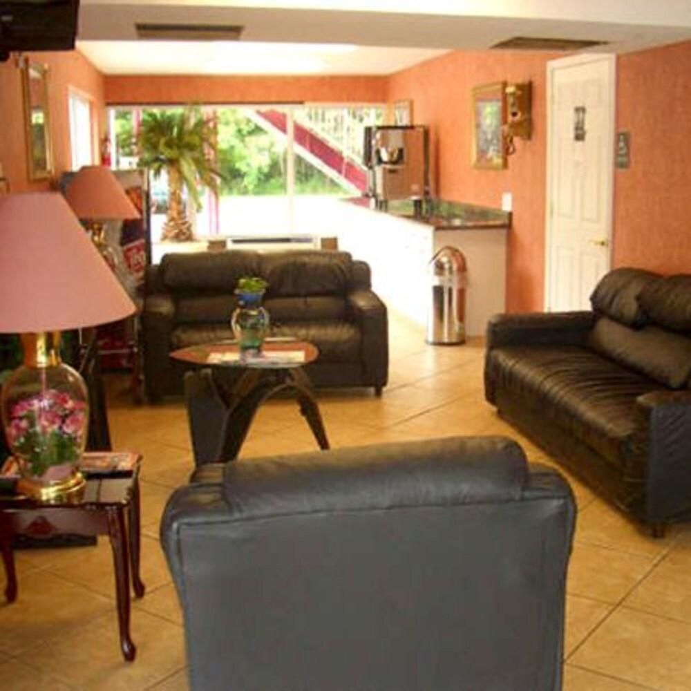 Guest Inn Dalton - photo 9