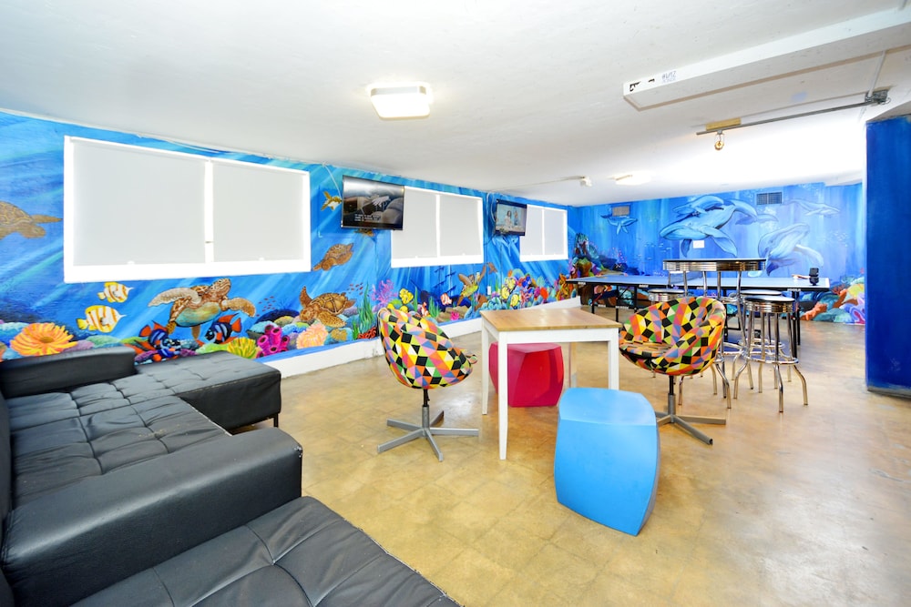 South Beach Rooms and Hostel - photo 17