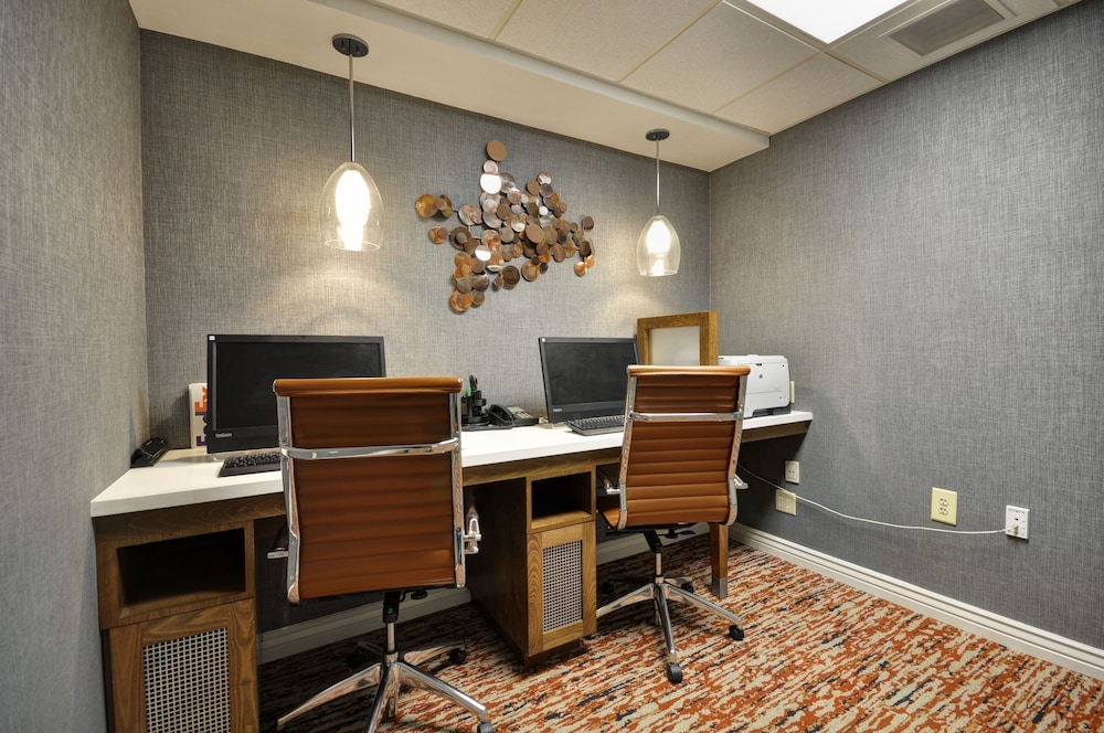 Homewood Suites by Hilton Phoenix Biltmore - photo 44