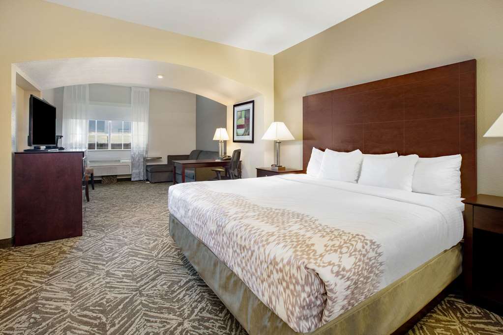 La Quinta Inn & Suites by Wyndham McKinney - photo 37