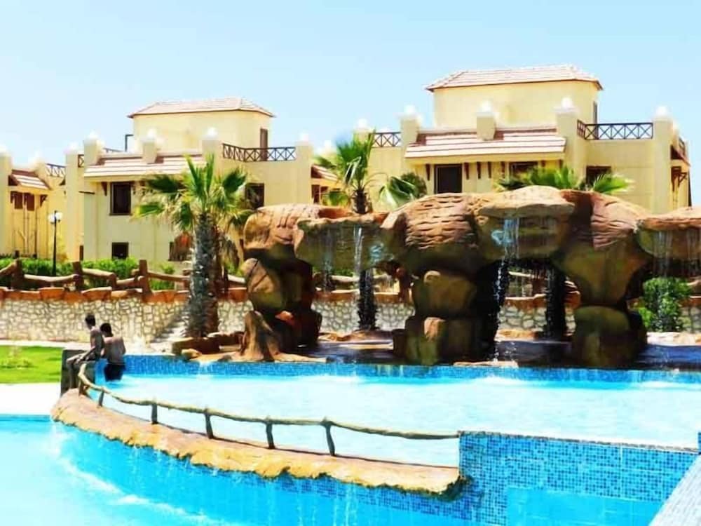 Marseilia Beach 3 — hotel in Al Hammam