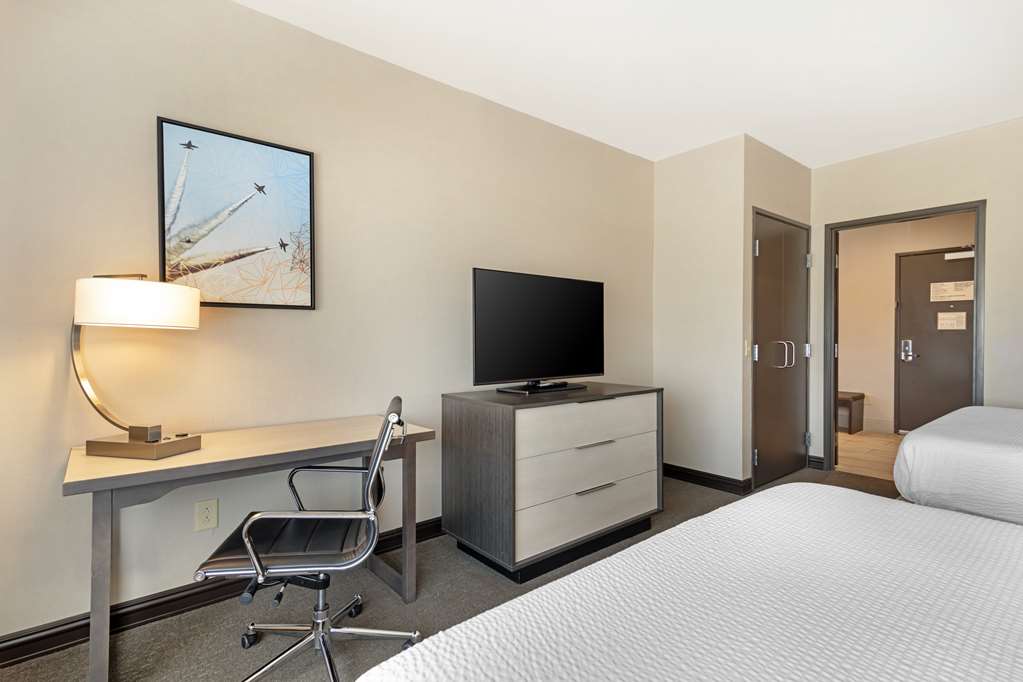 Best Western Plus Executive Residency Rigby's Water World Hotel - photo 17