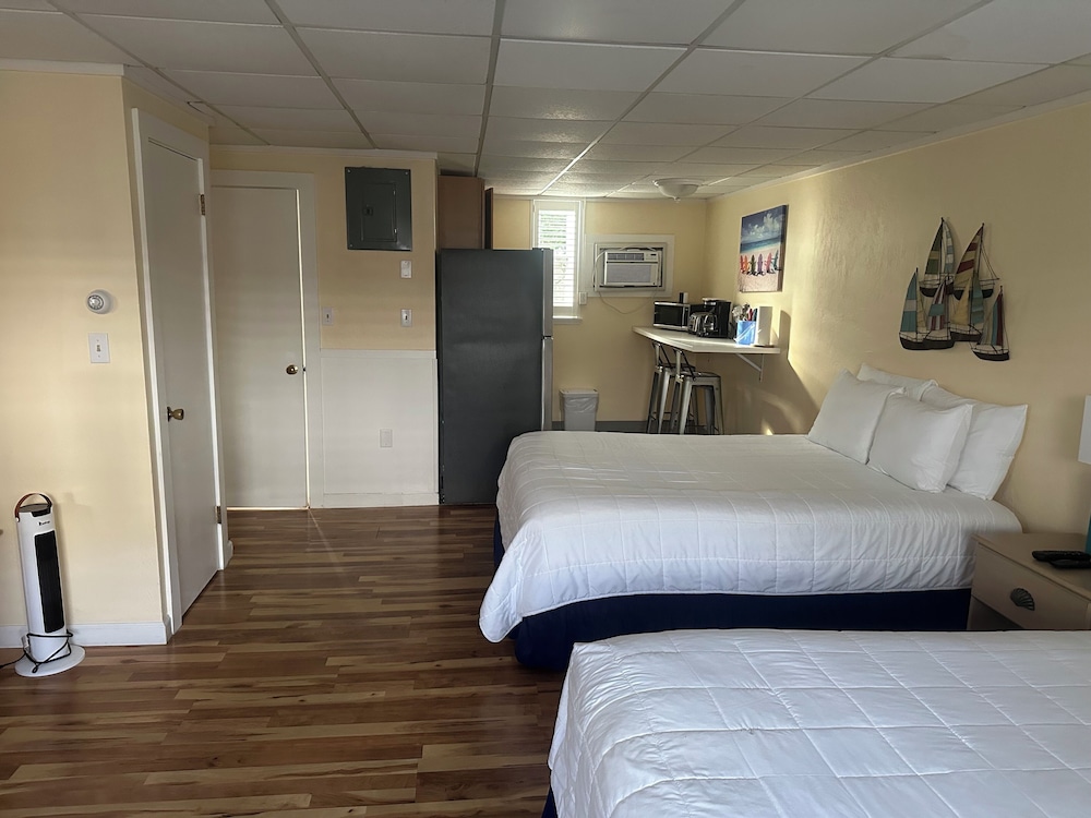 Vineyard Harbor Motel Private Beach - photo 173