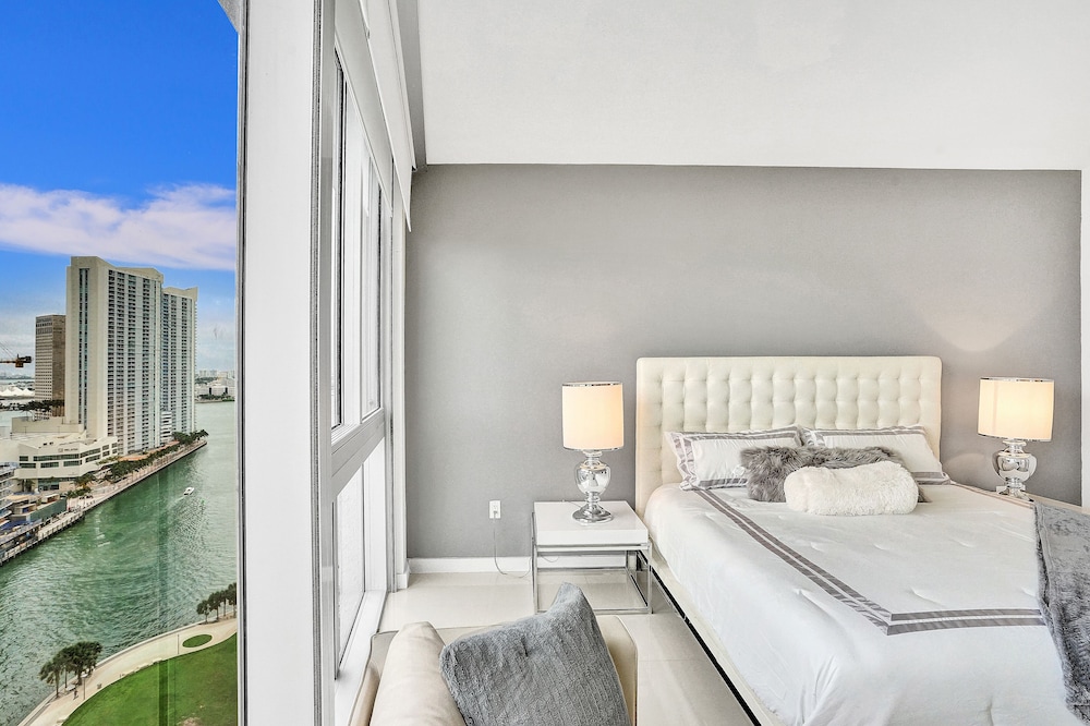 Sky City At Icon Brickell - photo 4