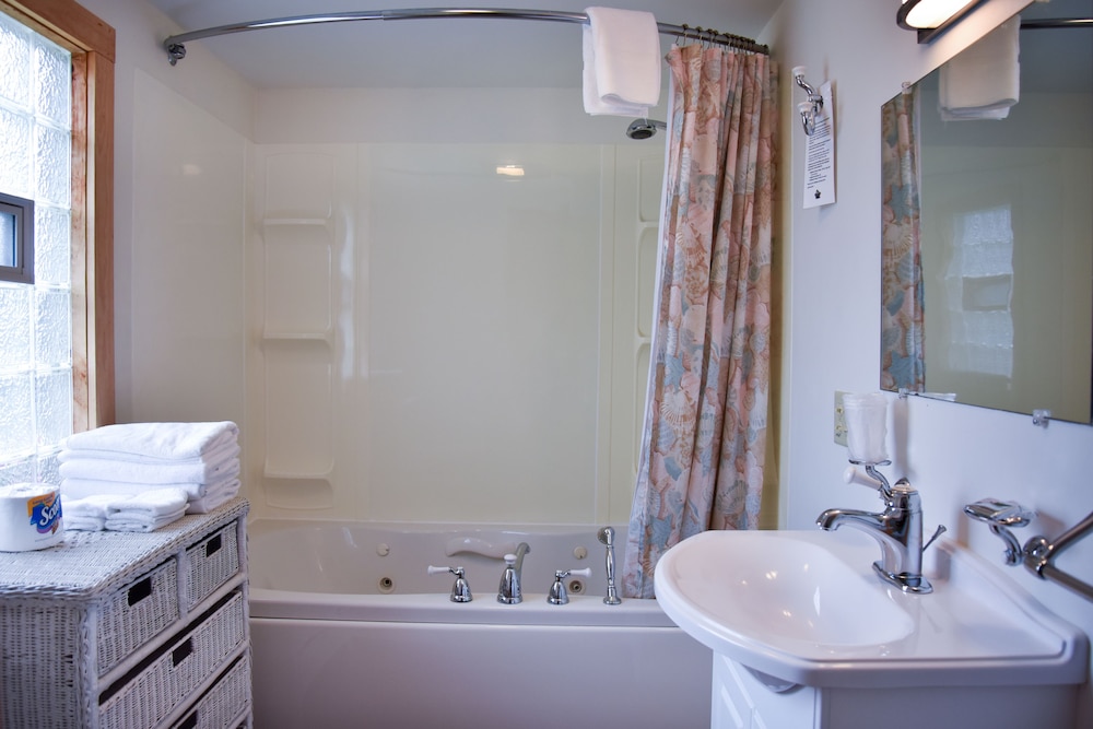 Shorelands Guest Resort and Cottages - photo 38