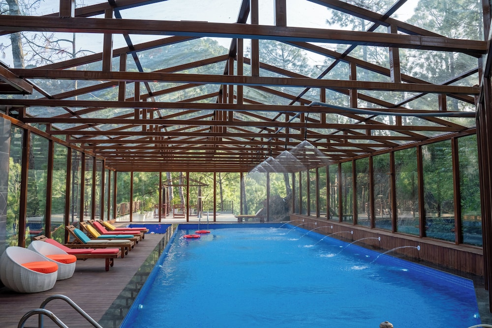 Chillaru Resort in Solan, India