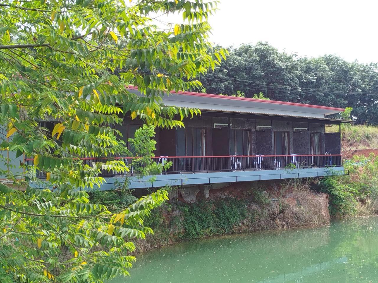 Lake View Resort - last minute hotel in Surat Thani