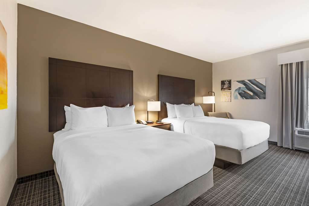 Comfort Inn & Suites Verona at Turning Stone Resort Casino - photo 34