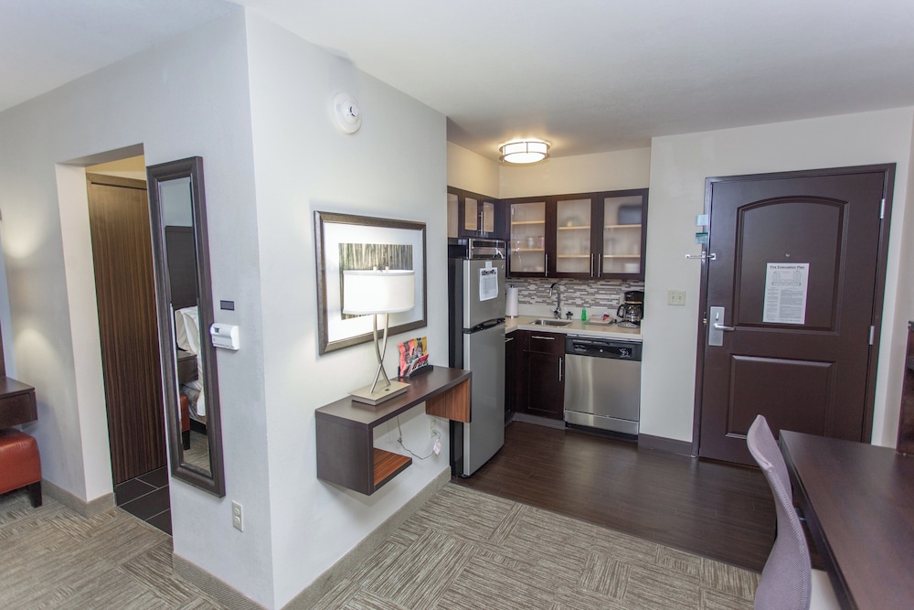 Staybridge Suites Bowling Green by IHG - photo 19