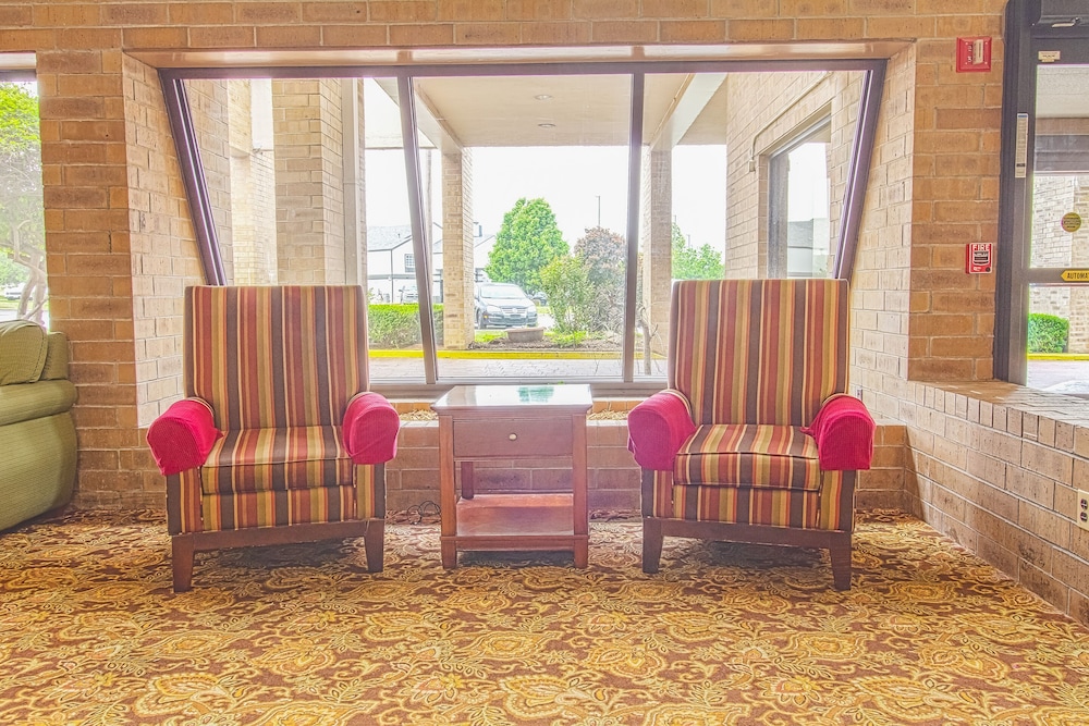 Tulsa Square Hotel Central I 44 By OYO - photo 11