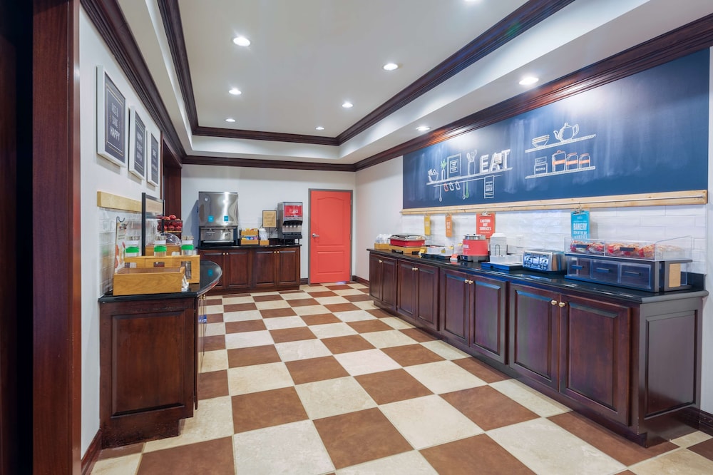 Hampton Inn London North - photo 26