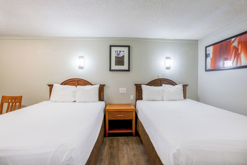 Cozy Garden Inn By OYO Hwy 40 Richmond - photo 22