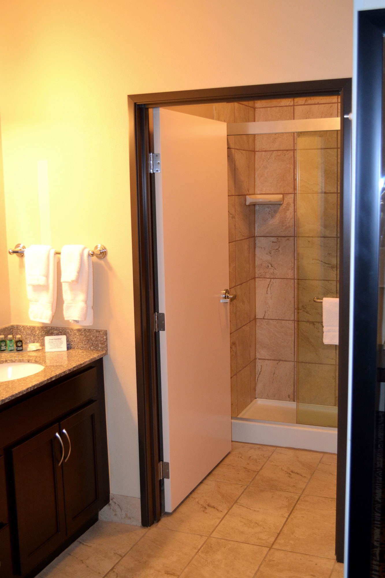 Landmark Suites - photo 5