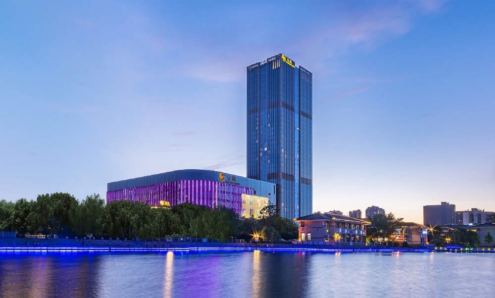 Golden Eagle Summit Hotel - carbon neutral hotel in Yancheng