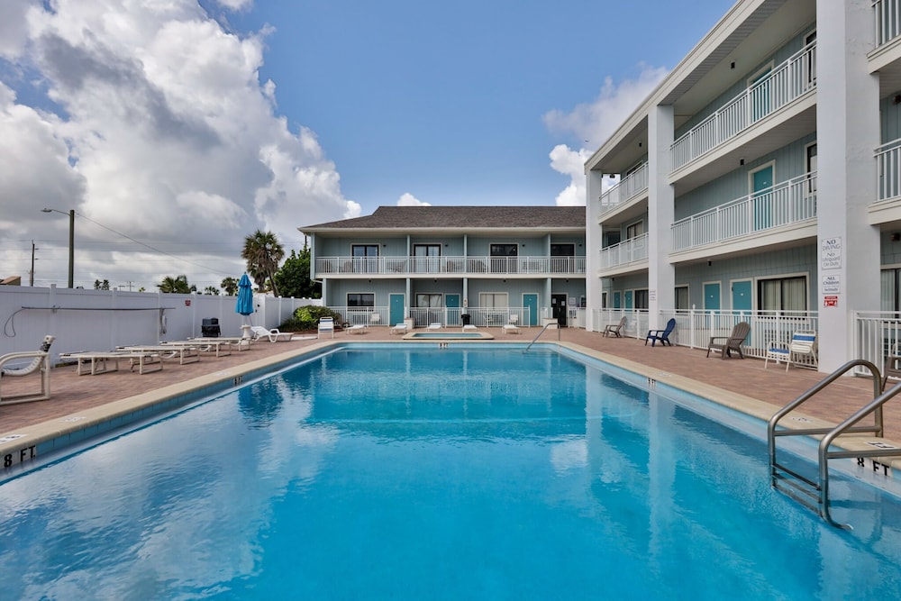 Coastal Waters Inn - photo 172