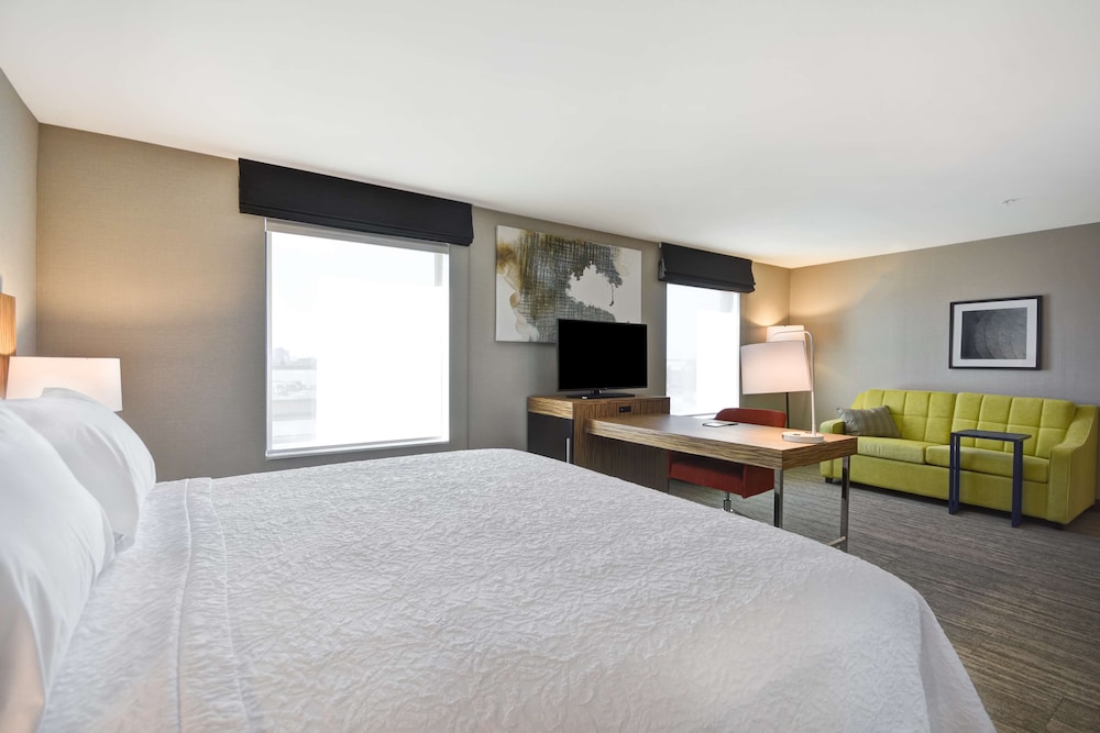 Hampton Inn & Suites Detroit Warren - photo 10