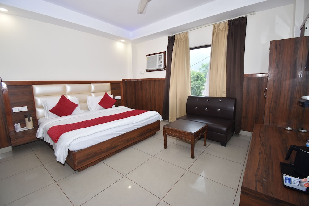 Hotel Vaishno Devi Heights in Katra, India