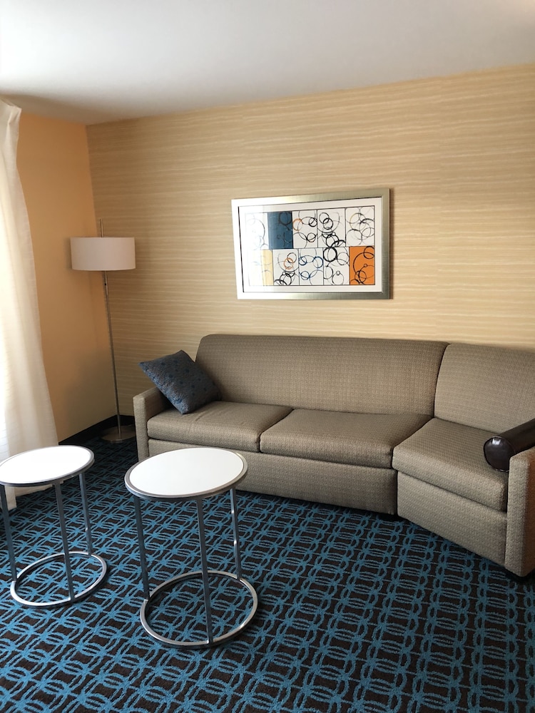 Fairfield Inn & Suites by Marriott Decorah - photo 5