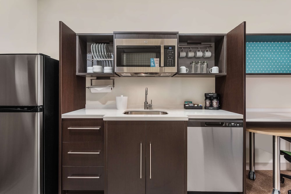 Home2 Suites by Hilton Cedar Rapids Westdale - photo 10