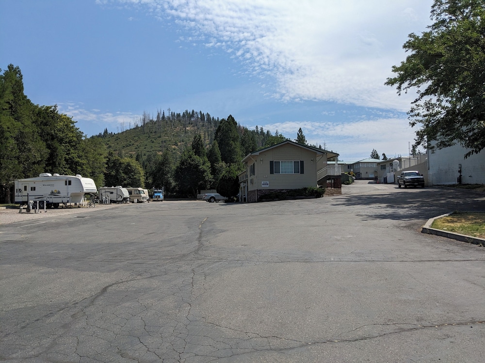 Hi Lo Motel Cafe and RV Park - photo 48