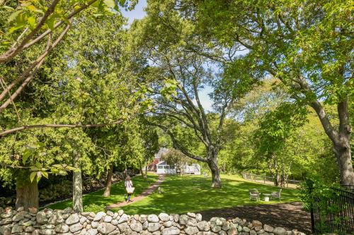 Lamberts Cove Inn - photo 77