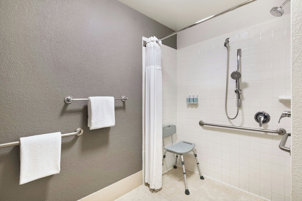 Courtyard by Marriott Kansas City Overland Park Convention Center - photo 17