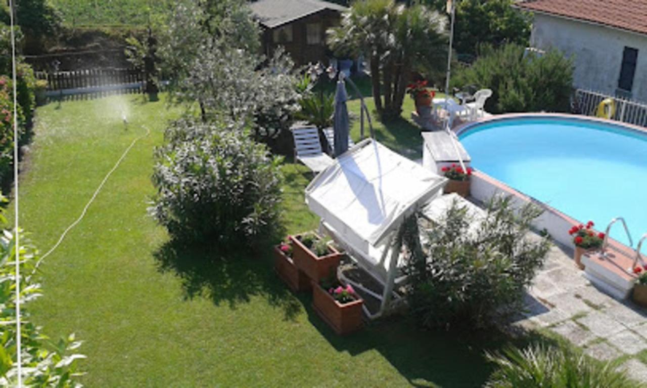 Barcollo House Piscina Nel Verde — 4-Star Luxury Hotel in Stella, Italy