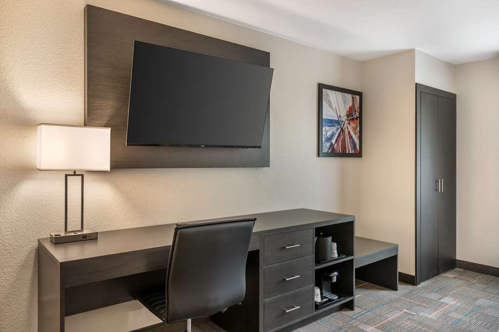 Best Western Plus Bluffton Hilton Head Hotel - photo 20