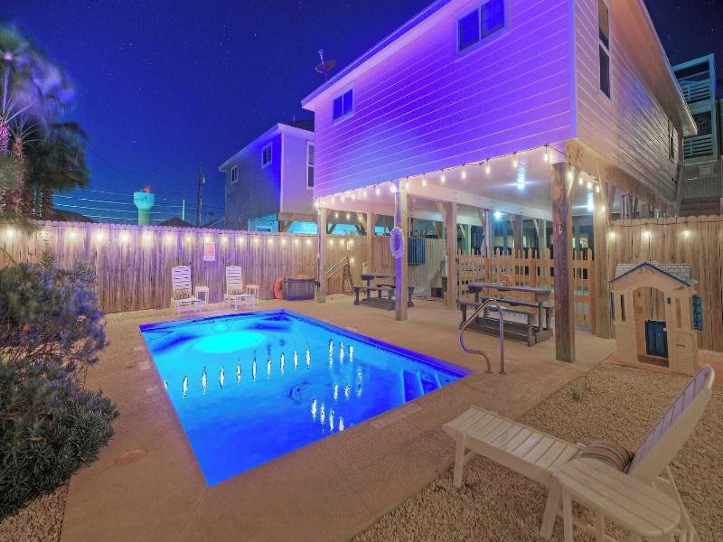 Salty Peach by Avantstay Private Pool New Decor - photo 31