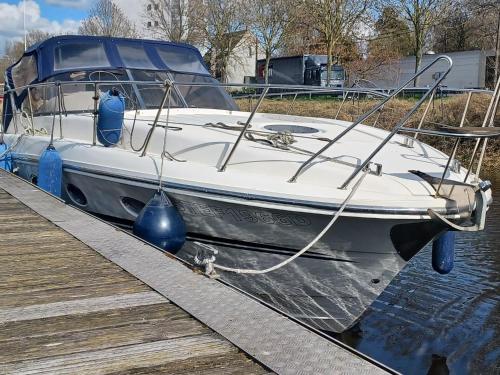 Motoryacht Elena — Eeklo