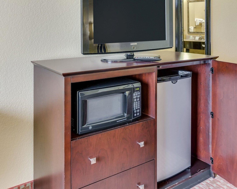 Quality Inn & Suites Slidell - photo 7